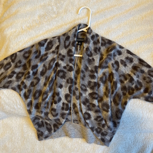 Banana Republic small sweater - Picture 2 of 7